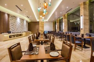 Restaurace v ubytování Nanu Resort , Arambol