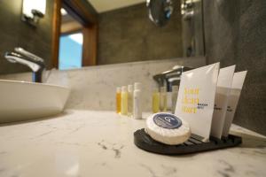 Koupelna v ubytování Golden Tulip Istanbul Bayrampasa