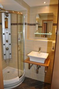 Koupelna v ubytování Hotel de Savoie