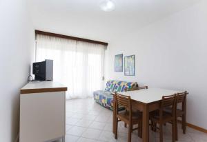 Μια τηλεόραση ή/και κέντρο ψυχαγωγίας στο Sanian