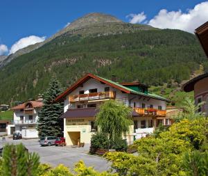 A general mountain view or a mountain view taken from Az apartmant Még 8 kép