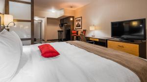 Best Western Plus Eastgate Inn & Suites