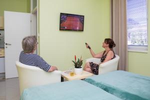 Μια τηλεόραση ή/και κέντρο ψυχαγωγίας στο SAN 011