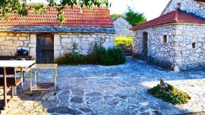 Fotografie z fotogalerie ubytování Holiday Home Marko with football field v destinaci Drniš