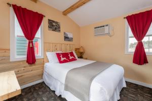 Postel nebo postele na pokoji v ubytování Black Elk Resort