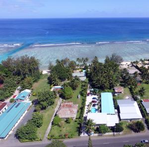 an aerial view of the resort and the beach at Coral Sands Apartments in Rarotonga