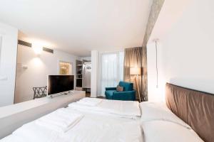 Postel nebo postele na pokoji v ubytování Stay COOPER l Guesthouse zum Löwen