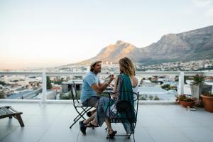 Ein allgemeiner Bergblick oder ein Berglick von des Bed & Breakfasts aus