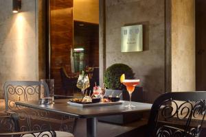 Bebidas em UNA HOTELS Decò Roma