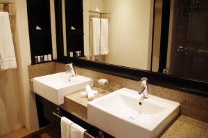 Ένα μπάνιο στο Pearle Beach Resort & Spa