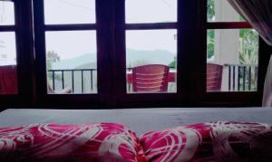 Uma cama ou camas num quarto em Broad view