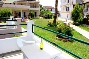 A garden outside Cavos Beach House