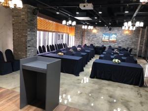 Royal Hotel Jeongeup商务区和/或会议室