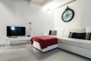 A television and/or entertainment centre at Le Piccole Case Bianche