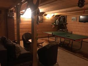 Stolný tenis v ubytovaní Dom Wypoczynkowy Anetka alebo v jeho okolí