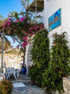 Gallery image of Ioanna Rooms in Naousa +54 photos