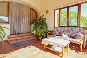 Ein Sitzbereich in der Unterkunft El Ventorrillo - holiday home with stunning views and private pool in Benissa