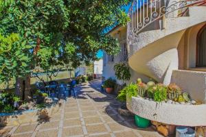 Ein Garten an der Unterkunft El Ventorrillo - holiday home with stunning views and private pool in Benissa