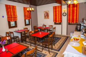 Restaurace v ubytování Aenao + 33 fotografií