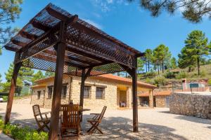 Το κτήριο όπου στεγάζεται  the country house