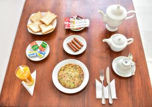 Makanan di atau berdekatan hotel