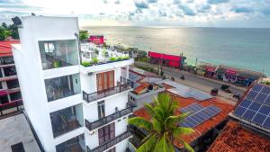 Pemandangan laut umum atau pemandangan laut yang diambil dari hotel