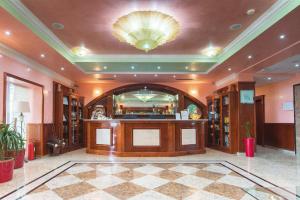 Лобби или стойка регистрации в Hotel Miramare
