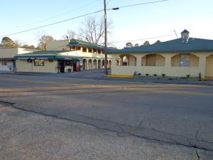 Gallery image of Economy Inn Express Warren in Warren