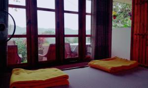 Uma cama ou camas num quarto em Broad view