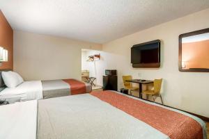 Postel nebo postele na pokoji v ubytování Motel 6-Winnie, TX