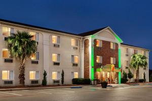 Gallery image of Super 8 by Wyndham Waco University Area in Waco