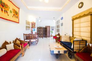 Posezení v ubytování Hotel Raj Kothi Jaipur airport