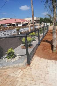 Φωτογραφία από το άλμπουμ του Overflow Guest House σε Γκαμπορόνε