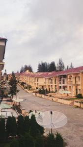 貝拉斯塔基的住宿－Villa Brastagi Resort Jalan Mimpin Tua Blok C No. 41，相簿中的一張相片