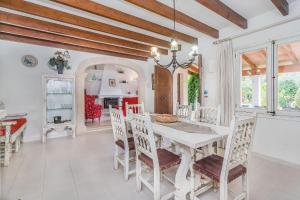 Galeriebild der Unterkunft Villa Can Boseta by SunVillas Mallorca in Pollença