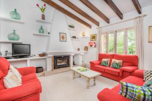 Ein Sitzbereich in der Unterkunft Villa Can Boseta by SunVillas Mallorca