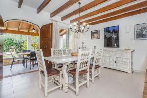 Galeriebild der Unterkunft Villa Can Boseta by SunVillas Mallorca in Pollença