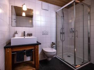Hotel Edelweiss tesisinde bir banyo