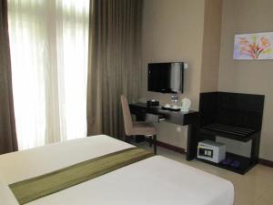 TV a/nebo společenská místnost v ubytování Vio Hotel Cimanuk Bandung
