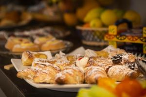 Jedlo v ubytovaní bed & breakfast alebo blízkom okolí