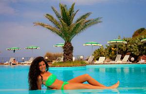 Bazén v ubytovaní Suvaki Resort alebo v jeho blízkosti