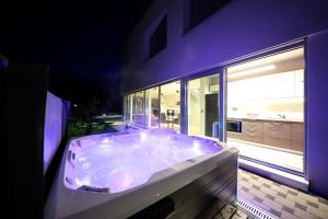 Fotografie z fotogalerie ubytování CAISA- luxury apartment 20 m from the sea v destinaci Zadar