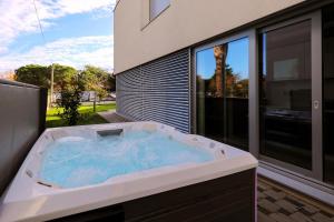 Fotografie z fotogalerie ubytování CAISA- luxury apartment 20 m from the sea v destinaci Zadar