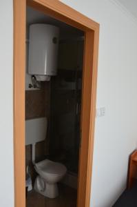Koupelna v ubytování Enka apartmani + 25 fotografií