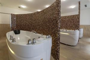 Bilik mandi di Spa Hotel ULRIKA
