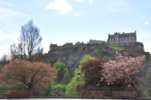 Gallery image of Violet Bank Apartment West End. in Edinburgh