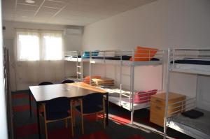 Palanda nebo palandy na pokoji v ubytování Enka apartmani