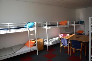 Palanda nebo palandy na pokoji v ubytování Enka apartmani