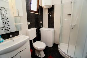 Kúpeľňa v ubytovaní Apartment Cici + 29 fotografií