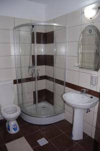 Et badeværelse på Pensiunea Carpe Diem